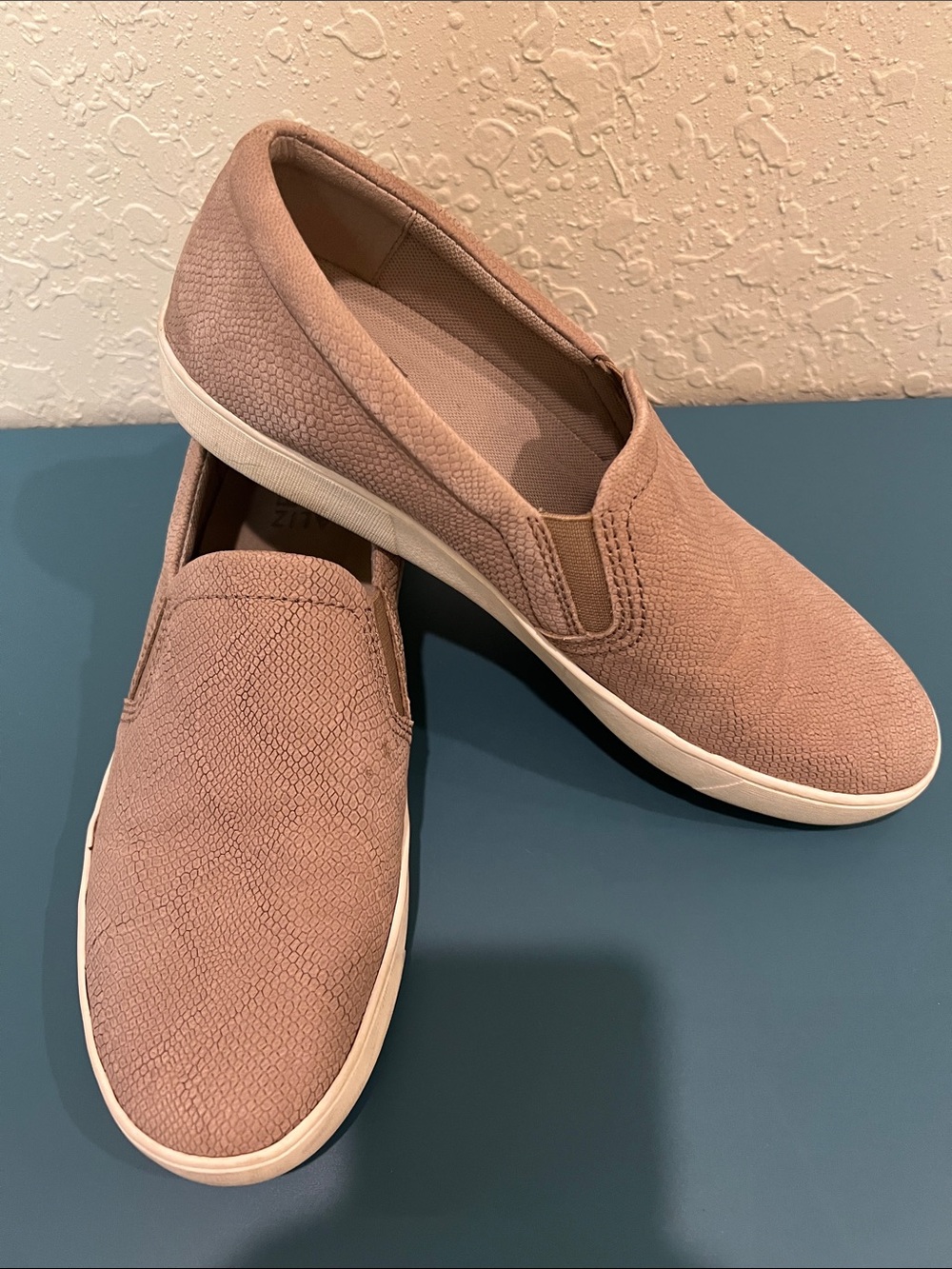 Naturalizer Slip-On Sneakers in Dusty Rose